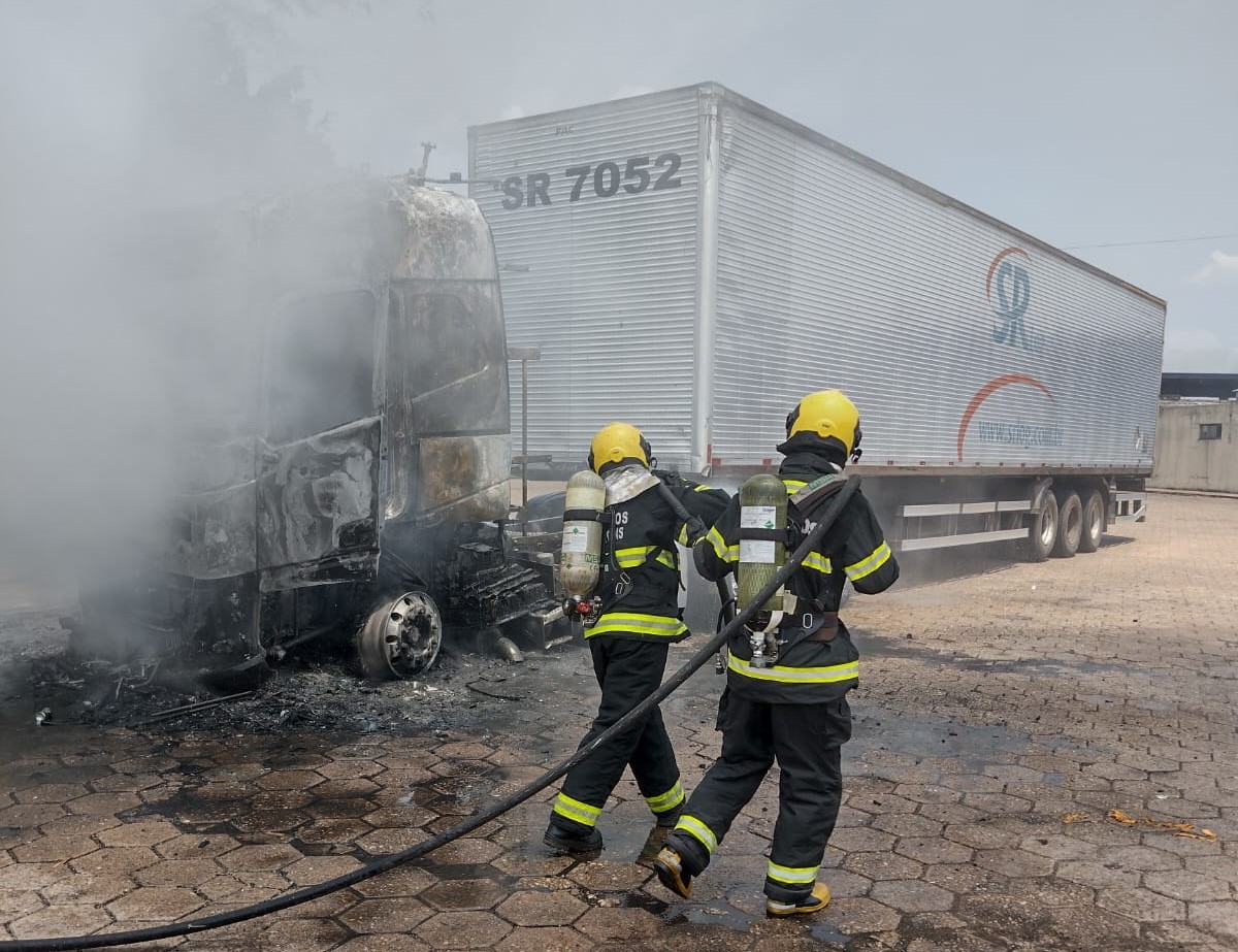 Vídeo: mais um incêndio de grande proporção em Palmas - Rede Jovem