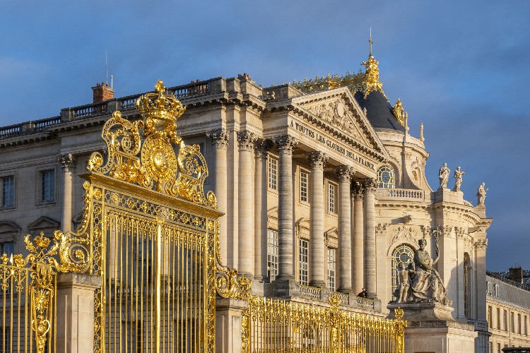 Palácio de Versalhes evacuado devido a ameaça de bomba
